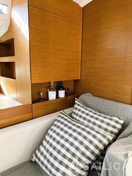 Sun Odyssey 410 - Yacht Charter Sailica
