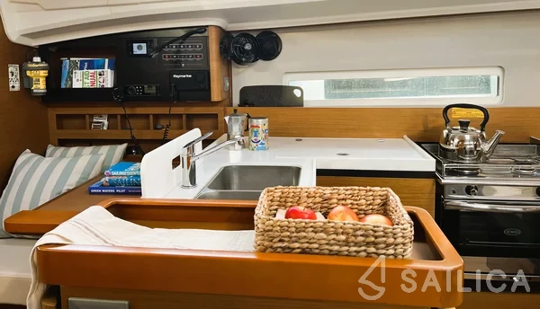 Sun Odyssey 410 - Yacht Charter Sailica