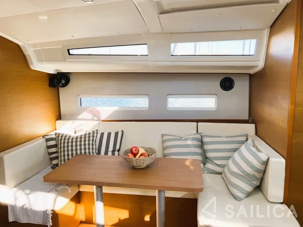 Sun Odyssey 410 - Yacht Charter Sailica