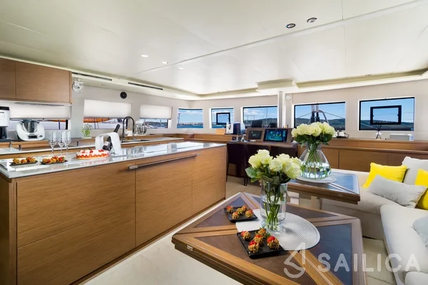 Lagoon 620 - Yacht Charter Sailica