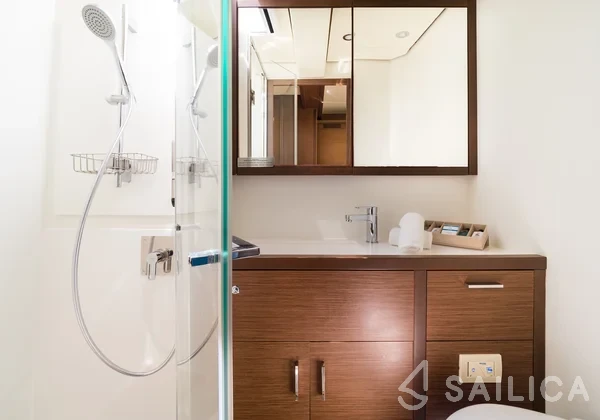 Lagoon 620 - Yacht Charter Sailica