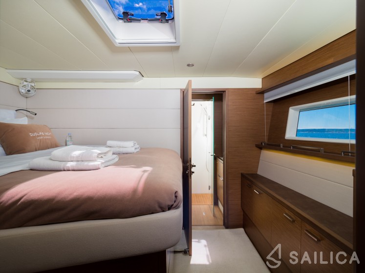 Lagoon 620 - Yacht Charter Sailica