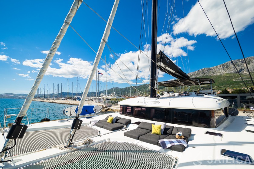 Lagoon 620 - Yacht Charter Sailica