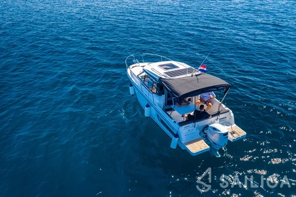 Merry Fisher 795 - Yacht Charter Sailica