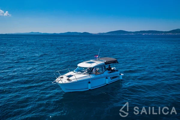 Merry Fisher 795 - Yacht Charter Sailica
