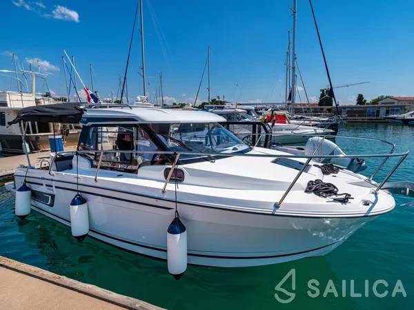 Merry Fisher 795 - Yacht Charter Sailica