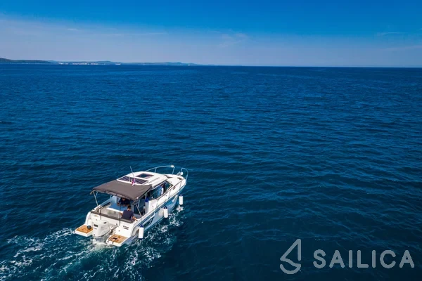 Merry Fisher 795 - Yacht Charter Sailica