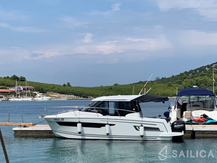 Merry Fisher 895 - Yacht Charter Sailica