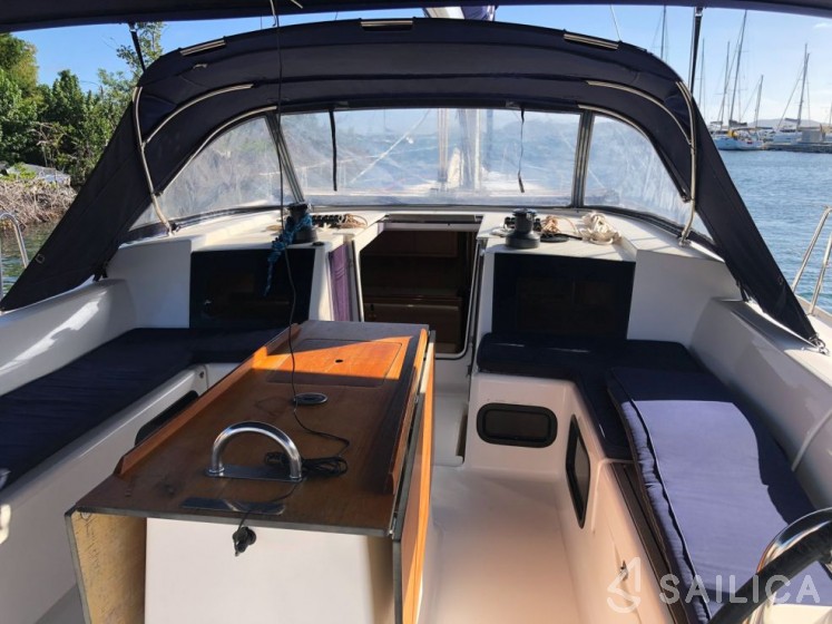 Dufour 500 GL - 5 cab. - Yacht Charter Sailica