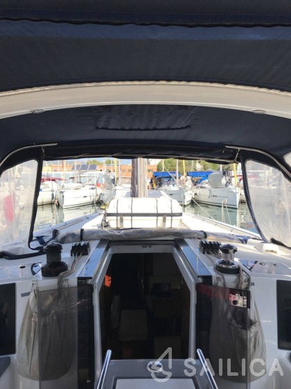Oceanis 45 - Yacht Charter Sailica