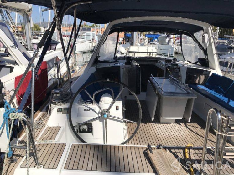 Oceanis 45 - Yacht Charter Sailica