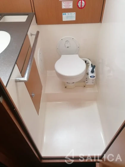 Bavaria 46 Cruiser - Yacht Charter Sailica