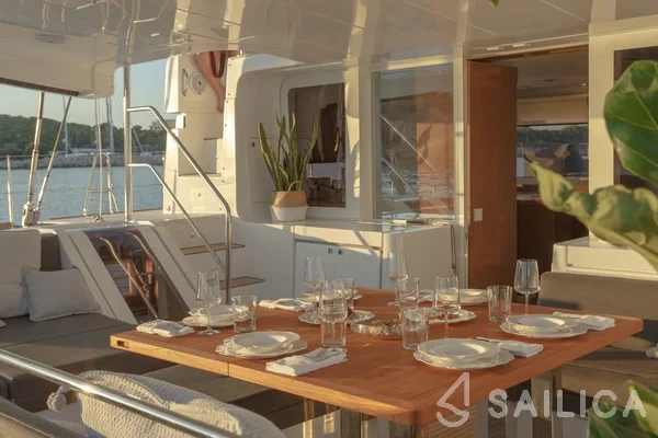 Lagoon 52F - Yacht Charter Sailica