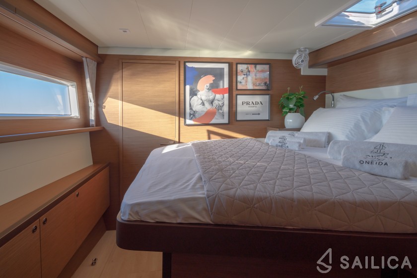 Lagoon 52F - Yacht Charter Sailica