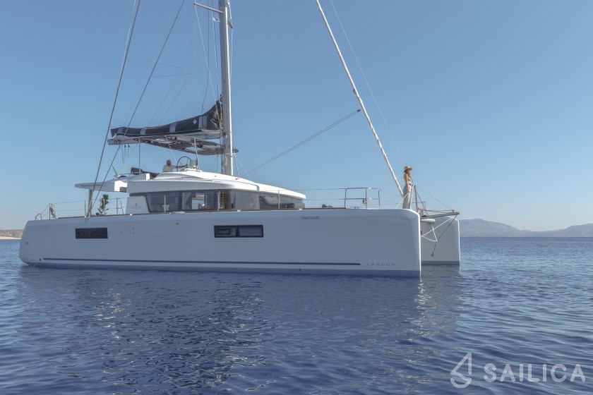 Lagoon 52F - Yacht Charter Sailica