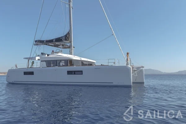 Lagoon 52F - Yacht Charter Sailica