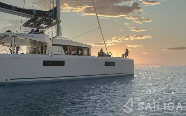Lagoon 52F - Yacht Charter Sailica