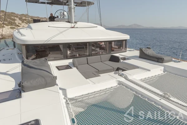 Lagoon 52F - Yacht Charter Sailica