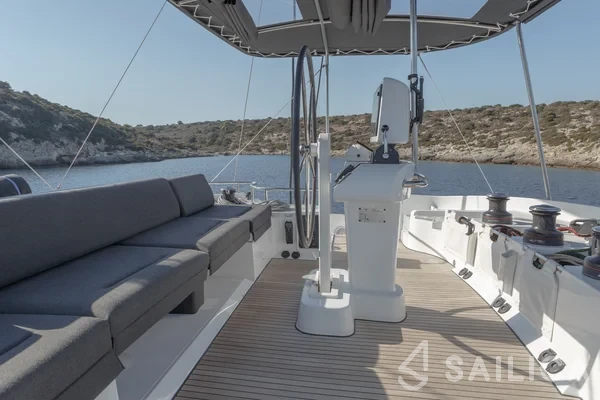 Lagoon 52F - Yacht Charter Sailica