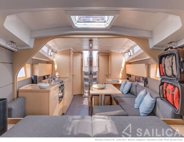 Oceanis 38.1 - Yacht Charter Sailica