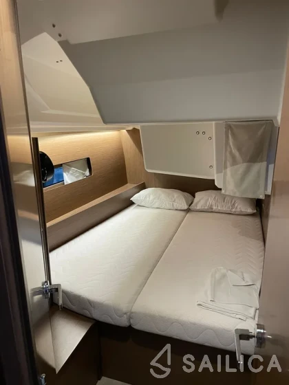 Oceanis 40.1 - Yacht Charter Sailica