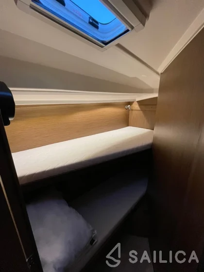 Oceanis 40.1 - Yacht Charter Sailica