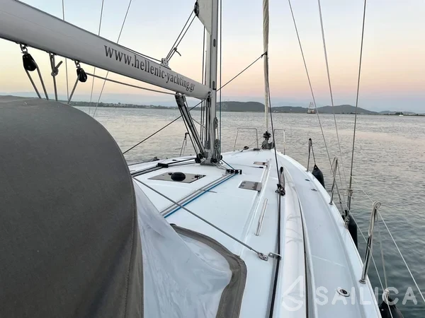 Oceanis 40.1 - Yacht Charter Sailica