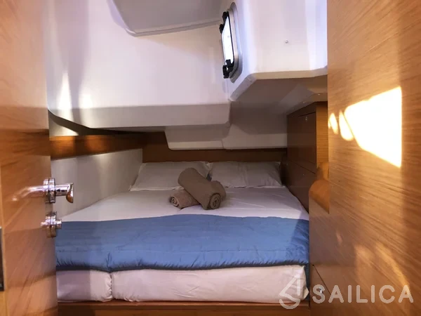 Sun Odyssey 479 - Photo #56 Sun Odyssey 479 - Yacht Charter Sailica