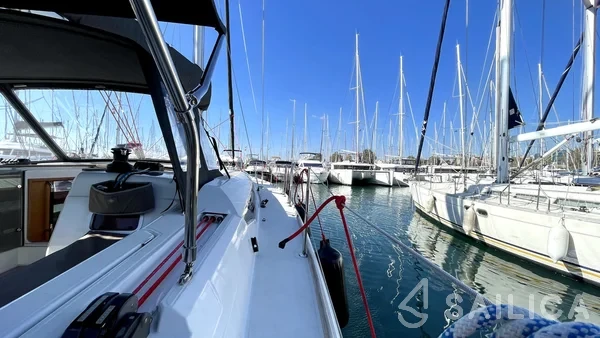 Sun Odyssey 479 - Photo #48 Sun Odyssey 479 - Yacht Charter Sailica