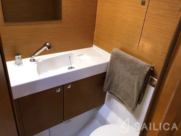 Sun Odyssey 479 - Photo #59 Sun Odyssey 479 - Yacht Charter Sailica