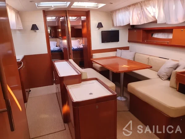 Oceanis 50 Family - Yacht Charter Sailica