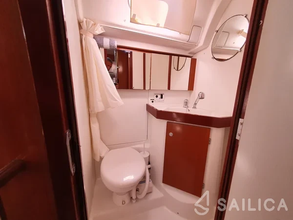 Oceanis 50 Family - Yacht Charter Sailica