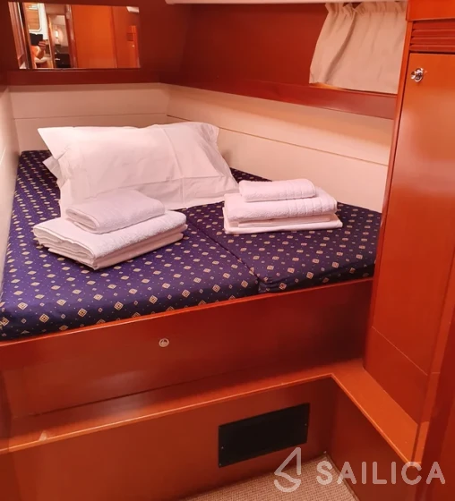 Oceanis 50 Family - Yacht Charter Sailica