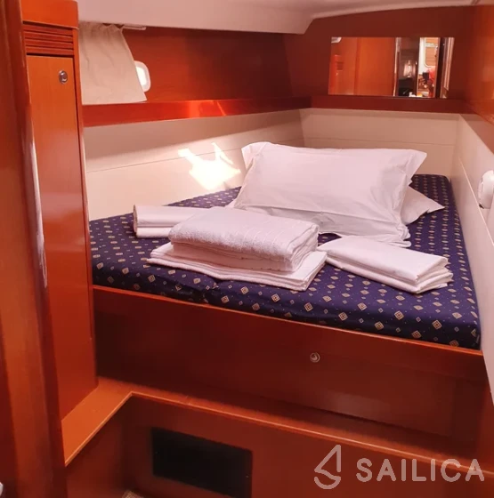 Oceanis 50 Family - Yacht Charter Sailica