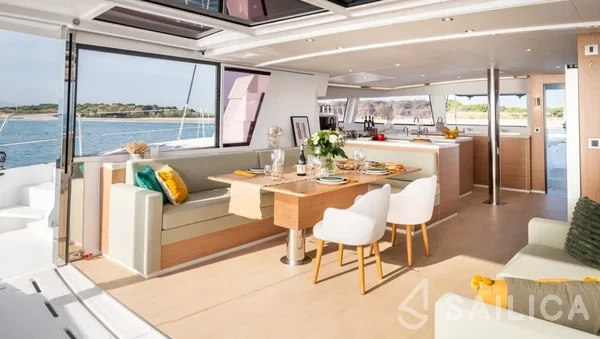 Bali 5.4. - Yacht Charter Sailica