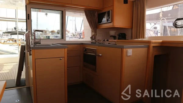 Lagoon 450 - Yacht Charter Sailica