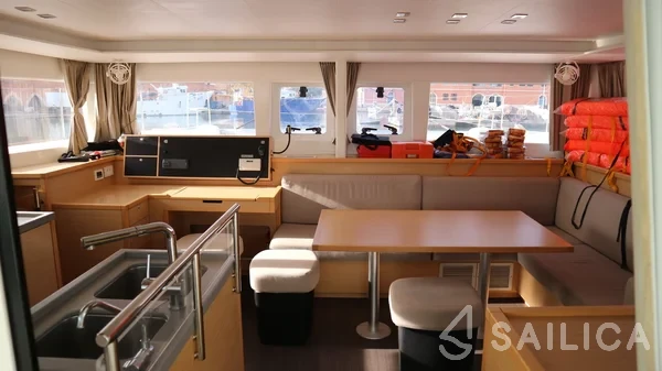 Lagoon 450 - Yacht Charter Sailica