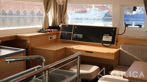 Lagoon 450 - Yacht Charter Sailica