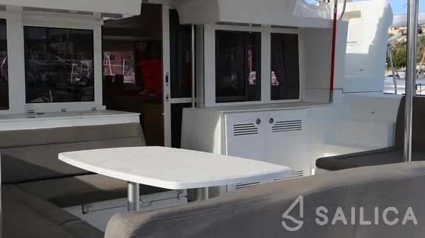 Lagoon 450 - Yacht Charter Sailica