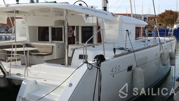 Lagoon 450 - Yacht Charter Sailica