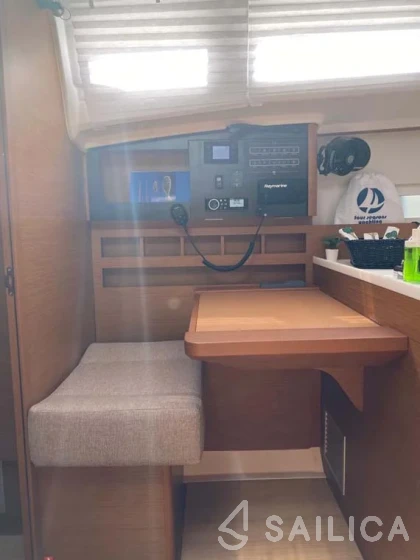 Sun Odyssey 410 - Yacht Charter Sailica