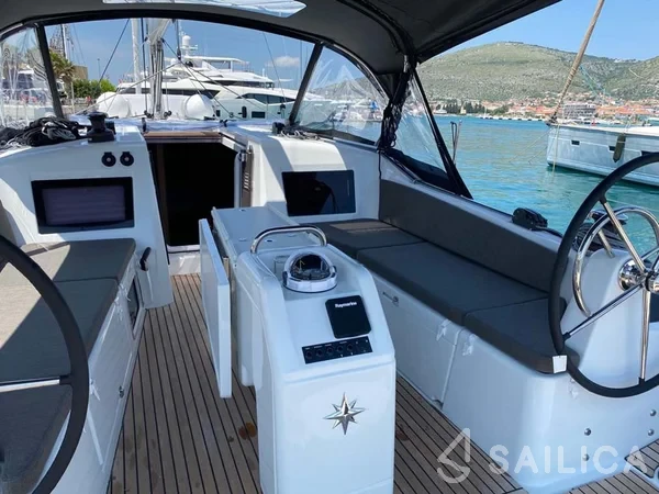 Sun Odyssey 410 - Yacht Charter Sailica