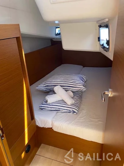 Sun Odyssey 410 - Yacht Charter Sailica