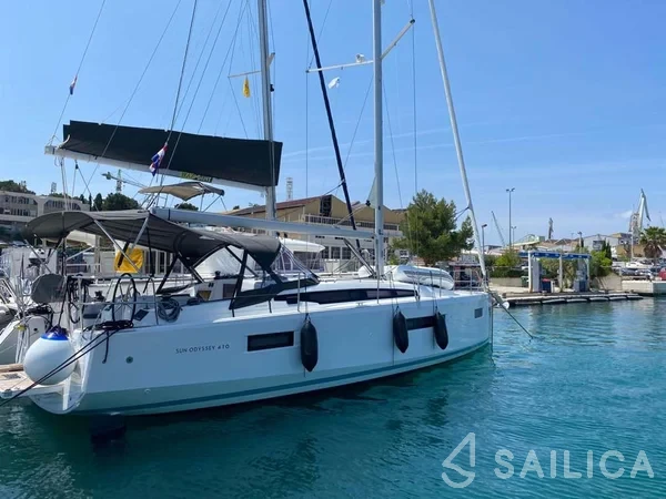 Sun Odyssey 410 - Yacht Charter Sailica
