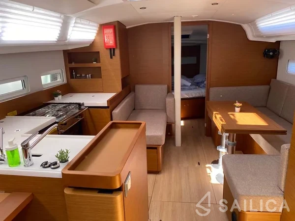 Sun Odyssey 410 - Yacht Charter Sailica