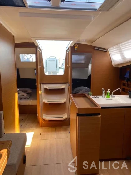 Sun Odyssey 410 - Yacht Charter Sailica