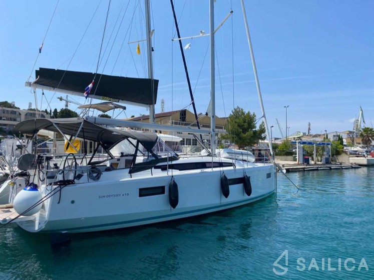 Sun Odyssey 410 - Yacht Charter Sailica