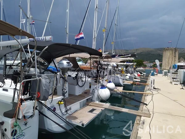 Sun Odyssey 410 - Yacht Charter Sailica