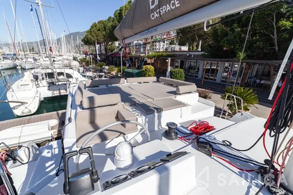 Bali Catspace - Yacht Charter Sailica