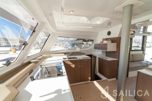 Bali Catspace - Yacht Charter Sailica